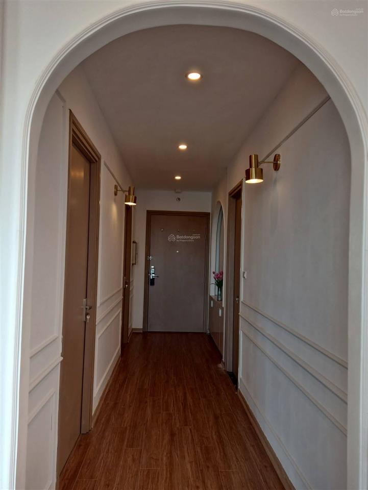 Chính chủ cho thuê căn hộ hiện đại 3 phòng ngủ, tầng cao, view đẹp, tiện nghi, giá phải chăng.