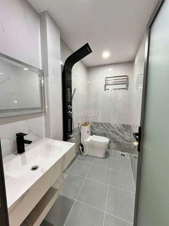 Nhà mới xây, Đường 7m, khu VIP, 1 trệt, 1 lửng, 3 lầu, Thới An, Q12