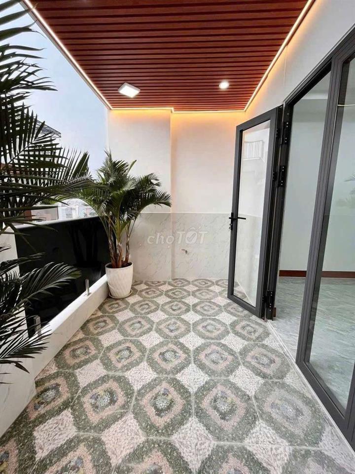 Nhà mới xây, Đường 7m, khu VIP, 1 trệt, 1 lửng, 3 lầu, Thới An, Q12