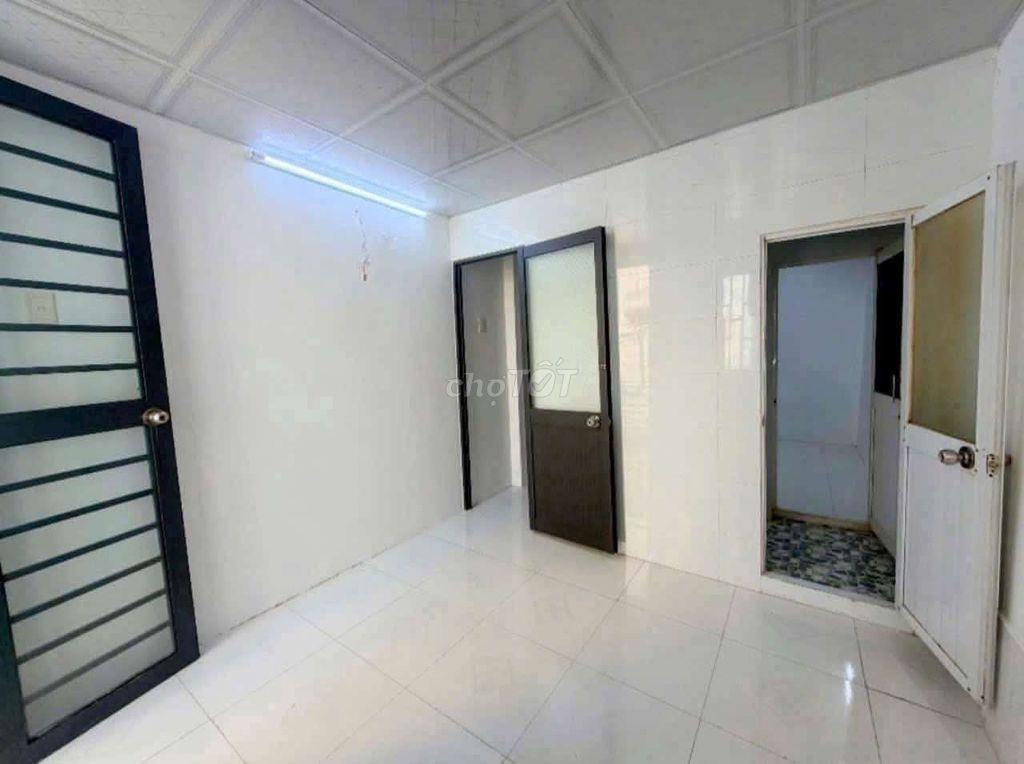 Bán Nhà đẹp, trệt, 2 lầu, 4 PN, sân thượng, hẻm 3m, Thạnh Lộc, Q12