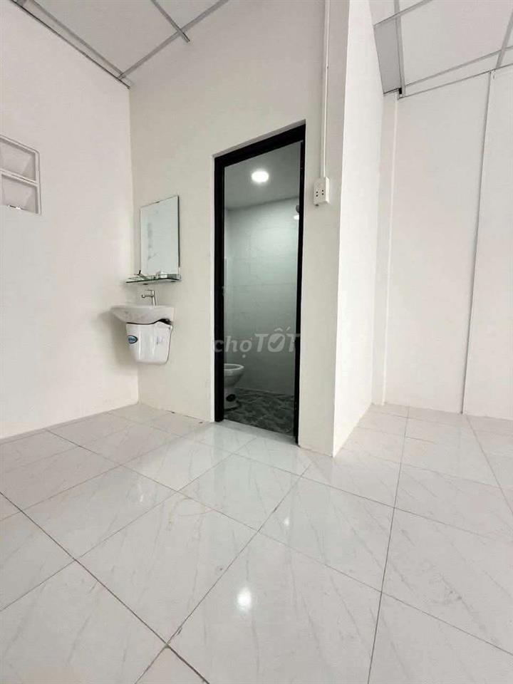Nhà đẹp (6x6), 1lầu đổ suốt, 3PN, 1 xẹt đường nhựa Tân Xuân 4, Hóc Môn