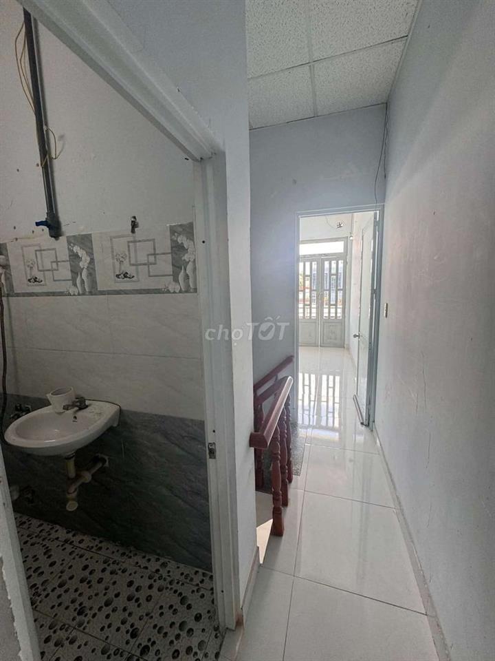 Bán Nhà (3,5x15), trệt, 1 lầu, 2PN, đường 3m, Trung Đông 12, Hóc Môn