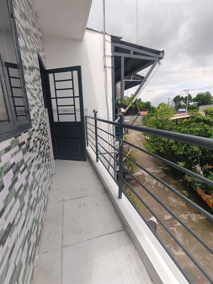 Nhà mới đẹp, (4×8m), trệt, 1 lầu, 2PN, đường rộng Thạnh Xuân 24, Q12