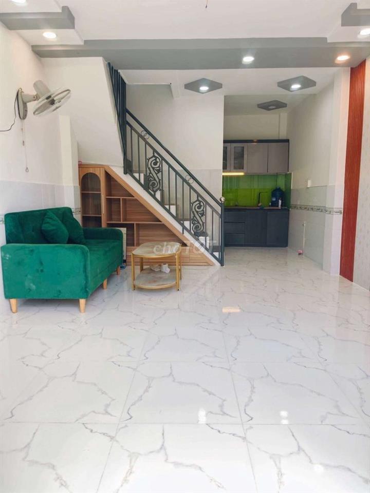 Nhà mới đẹp, (4×8m), trệt, 1 lầu, 2PN, đường rộng Thạnh Xuân 24, Q12
