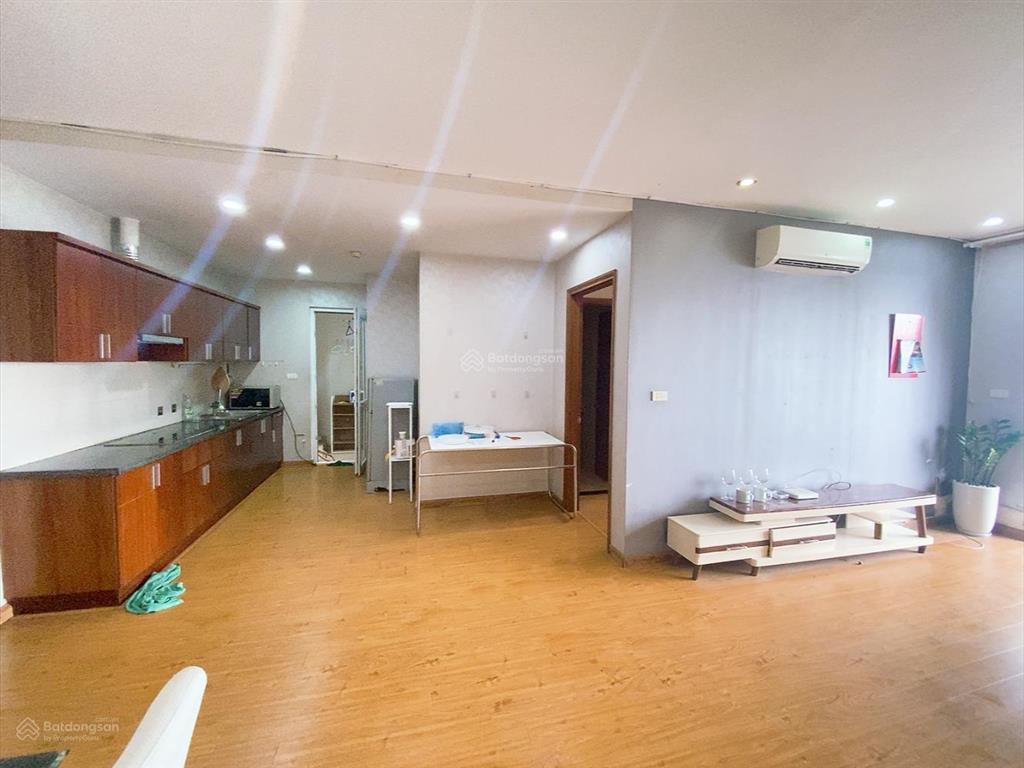 Chính chủ tôi cho thuê cc victoria văn phú  97m2  2 phòng ngủ 2 vệ sinh