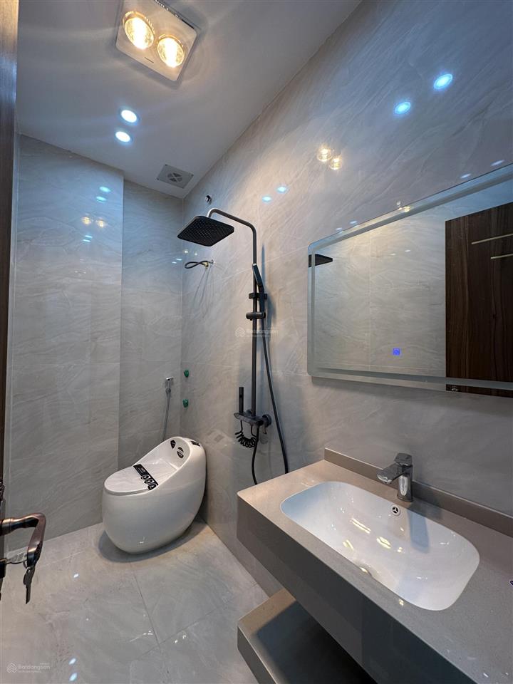Bán nhà 4 tầng xây mới trong ngõ chi lăng, hồng bàng, hải phòng