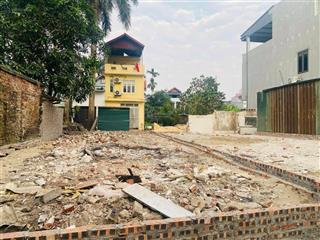 Chính chủ bán lô đất diện tích 90m2 mặt tiền 6.6m hậu 6.8m (hướng tây bắc). vị trí tại xã vân nội