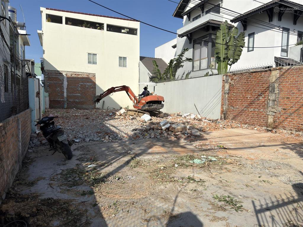 Bán đất mặt tiền đường lư giang  phước đồng  nha trang 10mx25m (cận kề làng đại học bắc hòn ông)