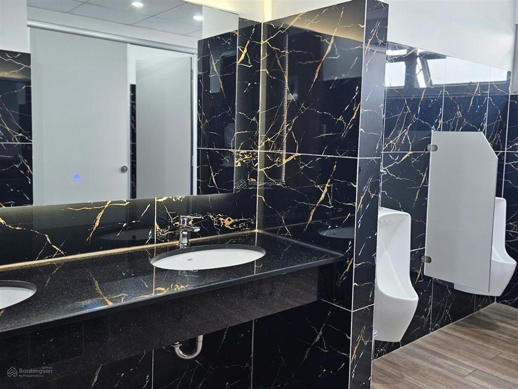 Cho thuê văn phòng hạng b tại long tower, diện tích 451 m2 full nội thất (có cắt nhỏ)