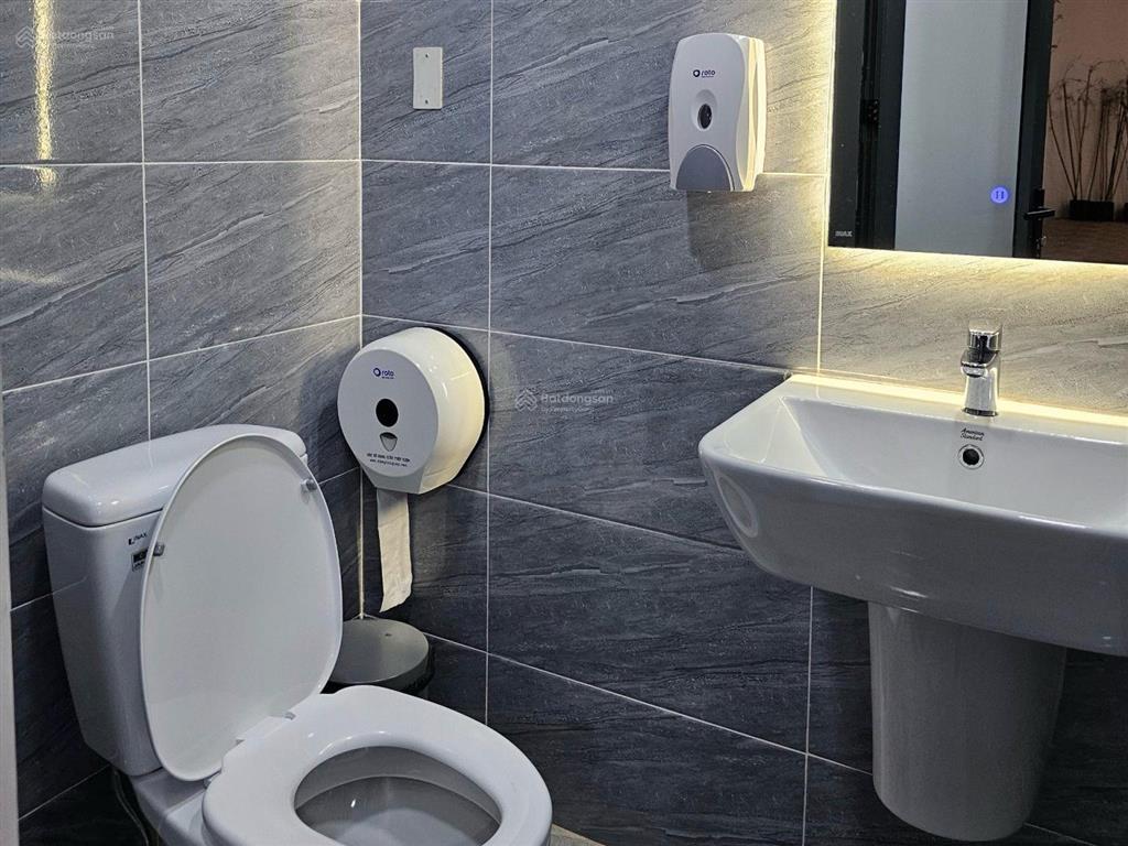 Cho thuê văn phòng hạng b tại long tower, diện tích 451 m2 full nội thất (có cắt nhỏ)