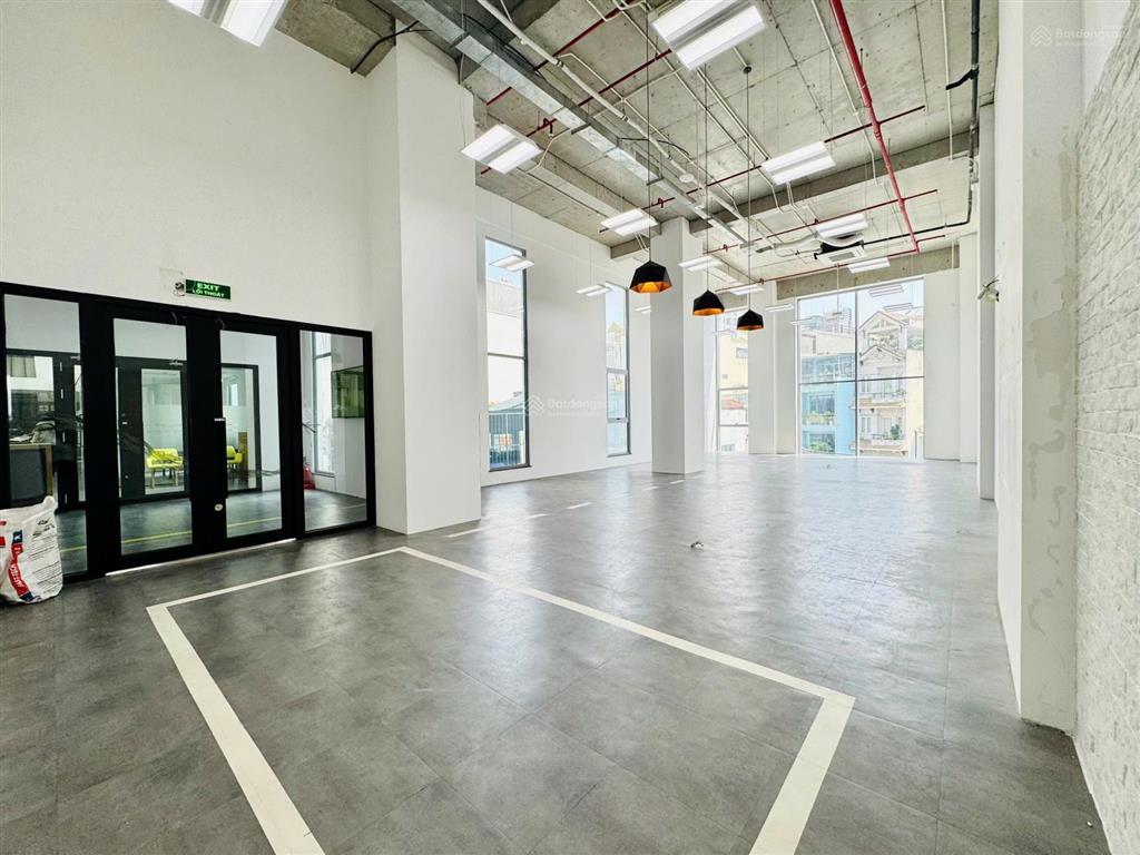 Cho thuê văn phòng hạng b tại long tower, diện tích 451 m2 full nội thất (có cắt nhỏ)