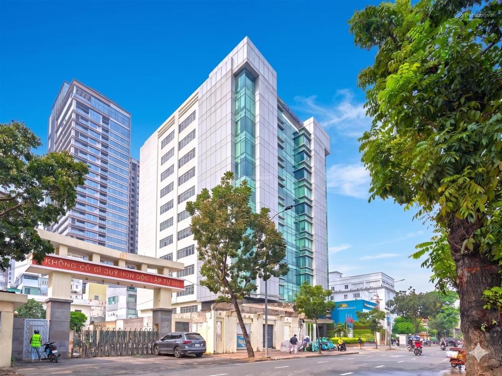 Cho thuê văn phòng hạng b đường đinh tiên hoàng, tòa nhà saigon finance center, 1 sàn 830m2