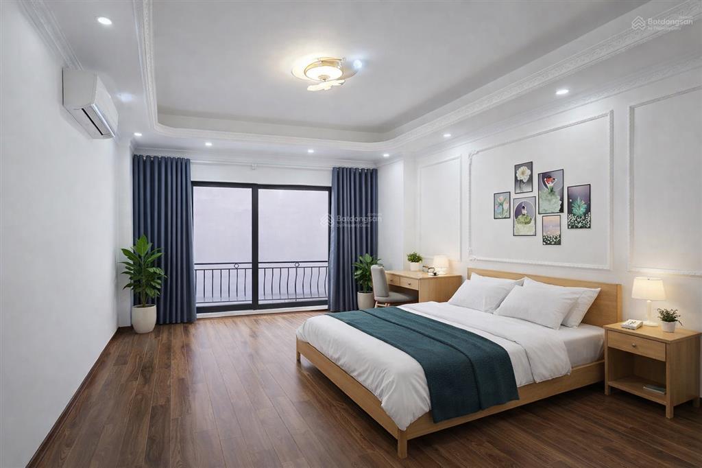 Nhà mỹ đình 40m, ô tô đỗ cổng, ngõ thông sáy mặt phố, view sân bóng, 1 bước ra trường cấp 123.