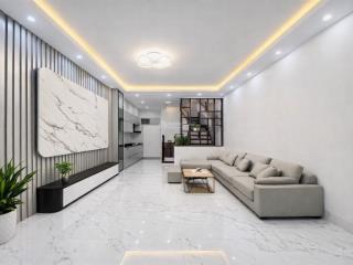 Nhà mỹ đình 40m, ô tô đỗ cổng, ngõ thông sáy mặt phố, view sân bóng, 1 bước ra trường cấp 123.