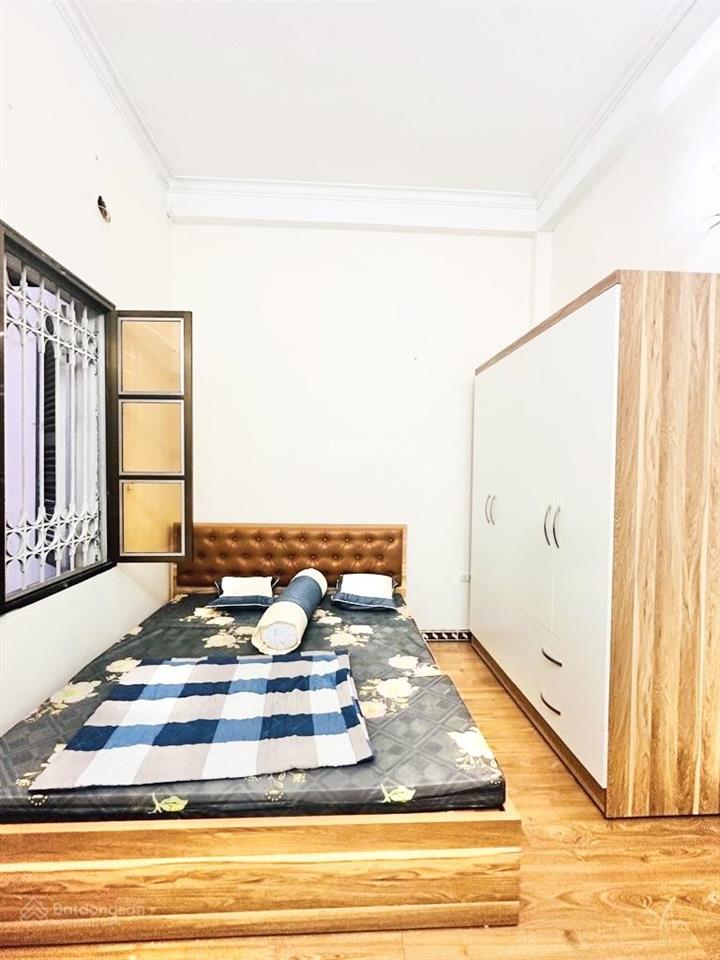 Bán nhà mỹ đình 48m2, ngõ nông ô tô, sát mặt phố, view sân bóng bể bơi, gần trường học, bến xe