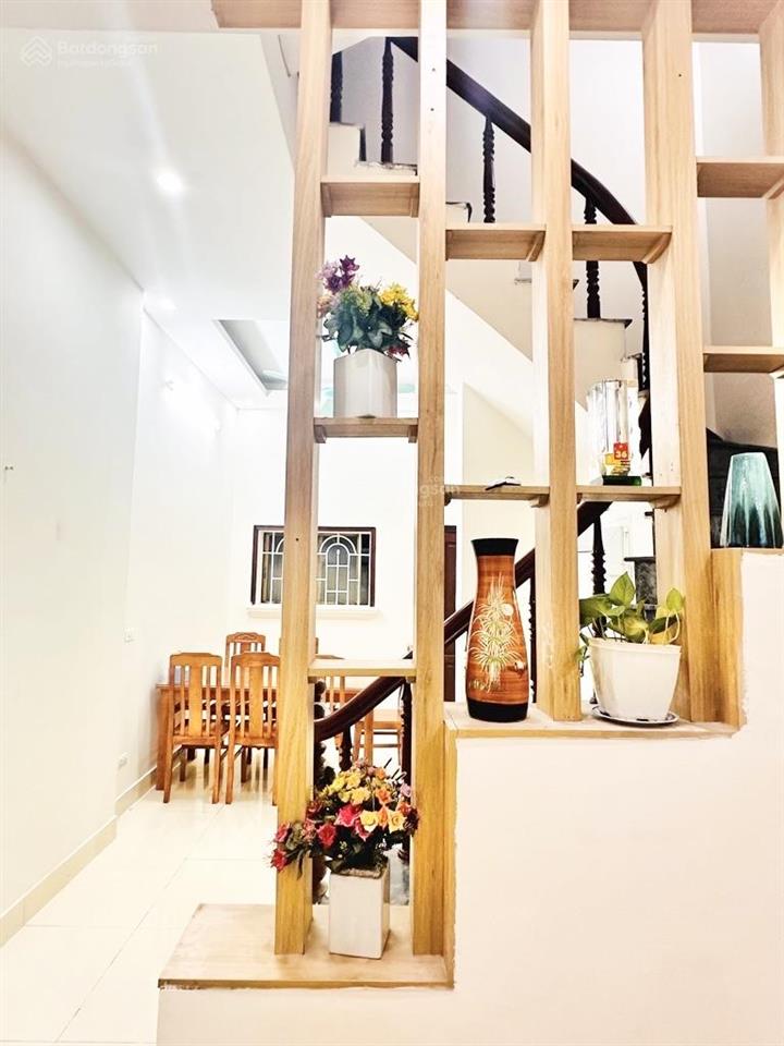 Bán nhà mỹ đình 48m2, ngõ nông ô tô, sát mặt phố, view sân bóng bể bơi, gần trường học, bến xe