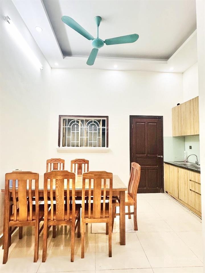 Bán nhà mỹ đình 48m2, ngõ nông ô tô, sát mặt phố, view sân bóng bể bơi, gần trường học, bến xe
