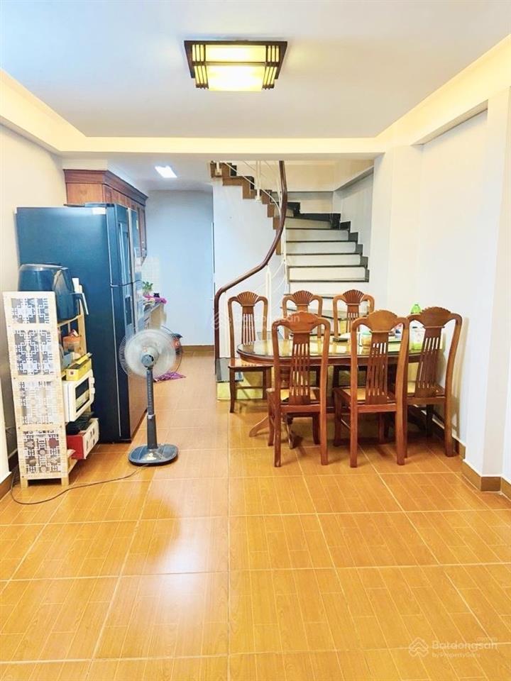 Bán nhà phố miếu đầm 38m2, ngõ nông gần ô tô tránh, phố kd sầm uất, hàng xóm marriott
