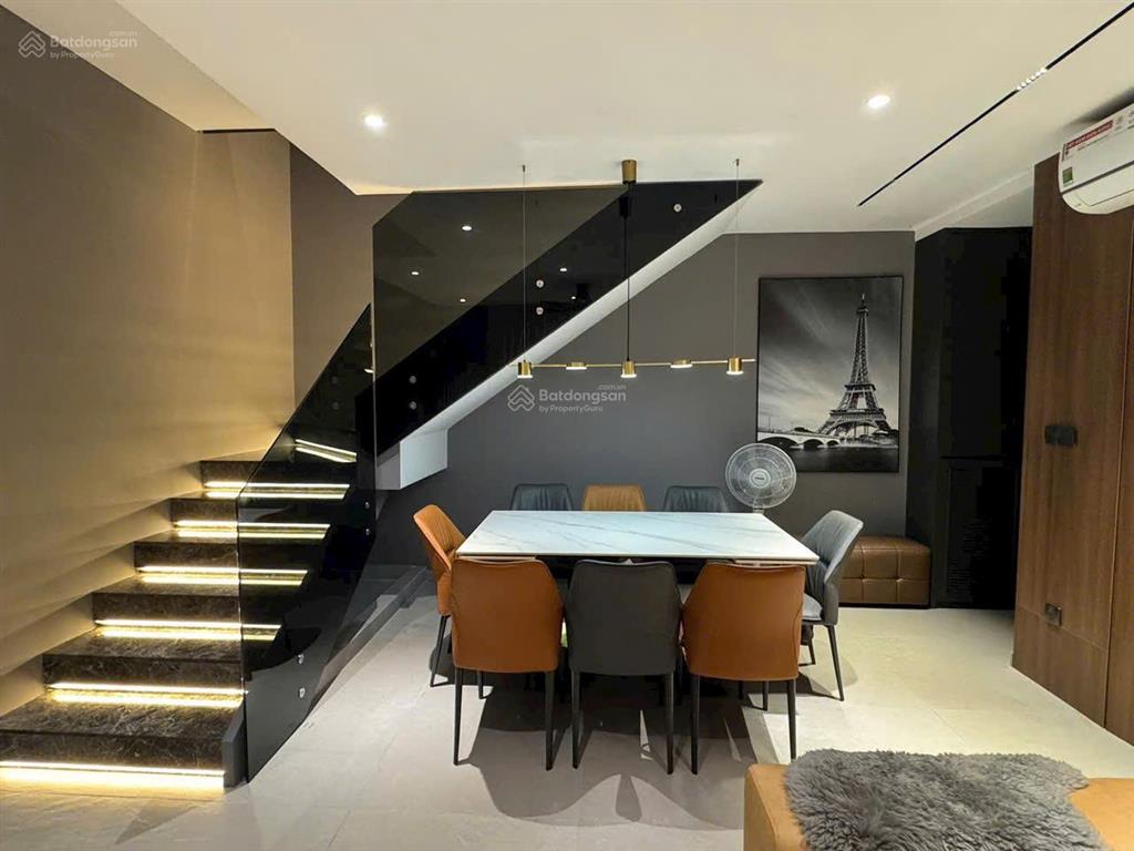 Bán ch duplex star hill, 13,5 tỷ vnd, 151 m2, 3pn, 3wc, hướng đông, ban công nam