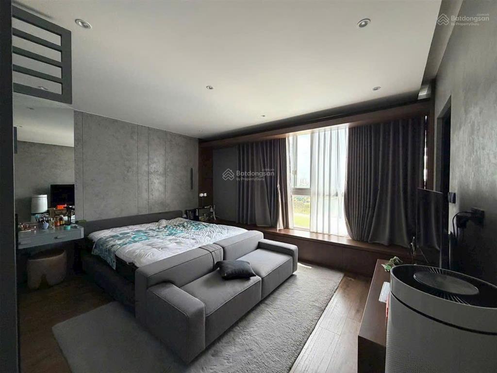 Bán ch duplex star hill, 13,5 tỷ vnd, 151 m2, 3pn, 3wc, hướng đông, ban công nam