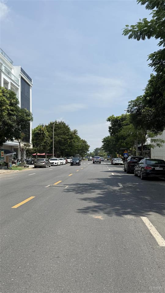 Chính chủ gửi lô 160 m2 sát trường đại học tài chính, kinh doanh sầm uất, đầu tư ok