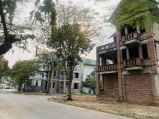 Chính chủ bán gấp lô góc bt 254 m2 vị trí đẹp nhất , tiện ích đầy đủ , gần trường, gần chợ .