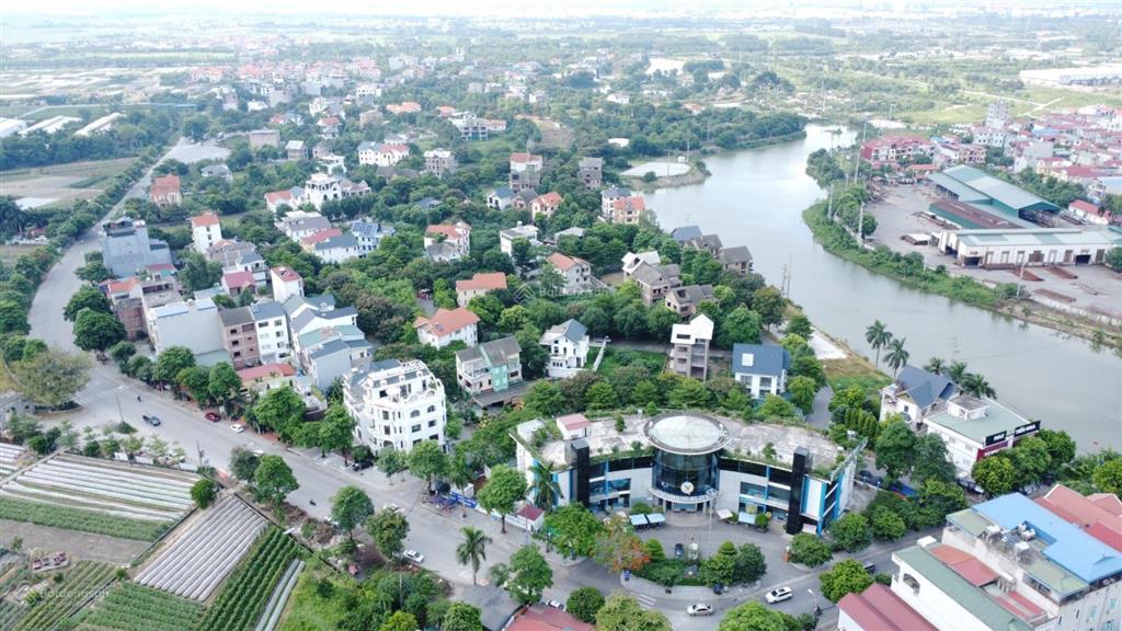 Cần tiền bán nhà thô 160 m2 mặt tiền 8 m, phù hợp ở kinh doanh văn phòng, doanh thu 40 triệu/tháng