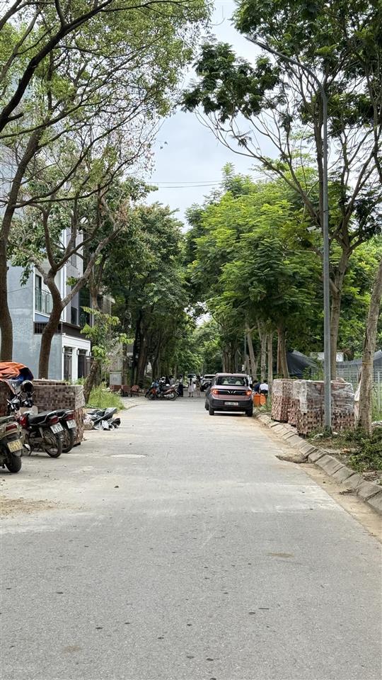 Cần tiền bán nhà thô 160 m2 mặt tiền 8 m, phù hợp ở kinh doanh văn phòng, doanh thu 40 triệu/tháng