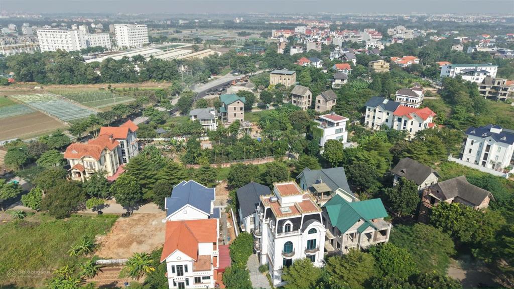 Chính chủ gửi bán lô đất 350 m2 áp góc lô đất mặt đường 24 m, kinh doanh nhà hàng, cafe sầm uất.