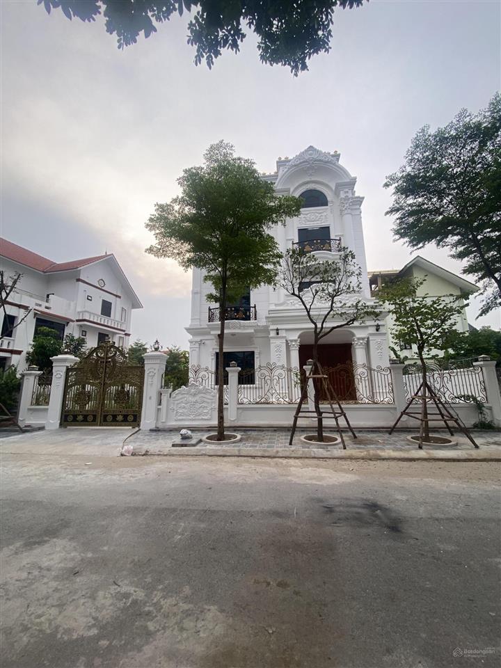 Chính chủ gửi bán lô đất 350 m2 áp góc lô đất mặt đường 24 m, kinh doanh nhà hàng, cafe sầm uất.