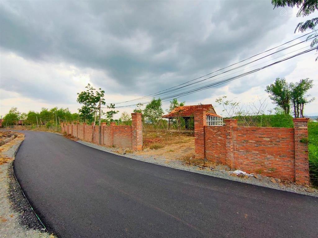 Bán đất giáp hồ sông ray 80m mặt tiền nhựa  giá 5,2 tỷ