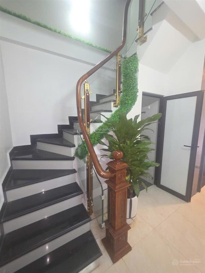 Chính chủ giảm sốc 2 tỷ bán gấp nhà 6 tầng mặt phố kim ngưu, hbt, hn