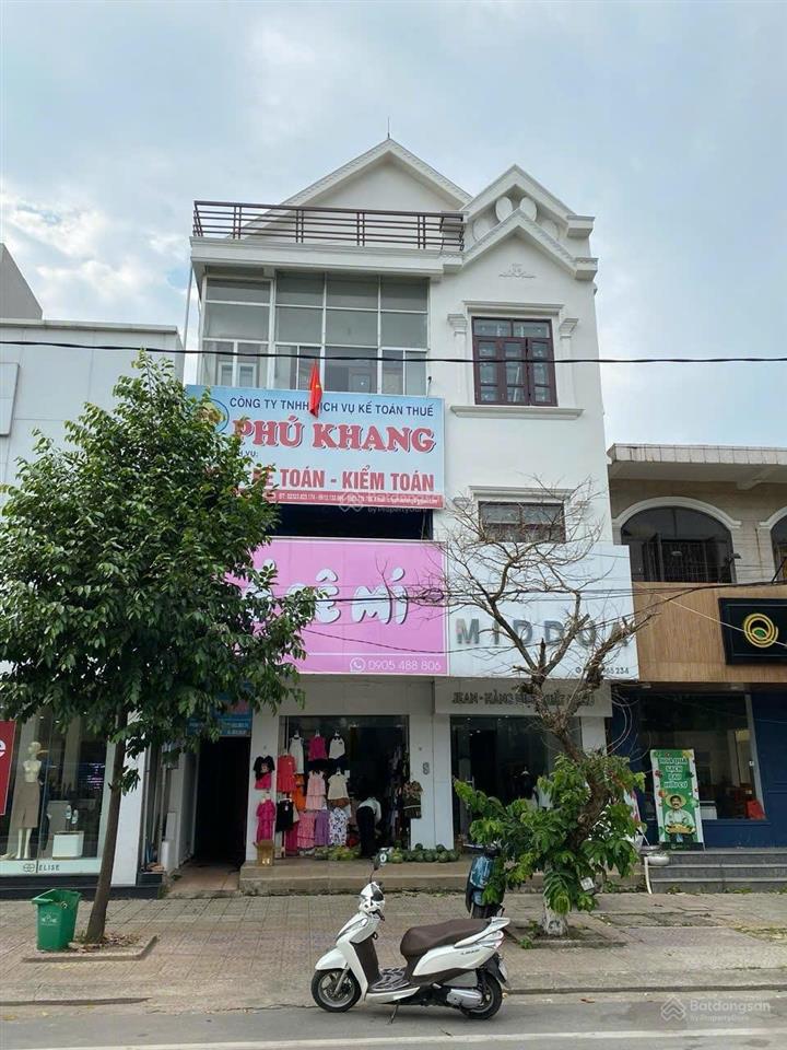 Cho thuê mặt bằng, mặt tiền ngã tư phố trần hưng đạo  lý thường kiệt, đồng hới, quảng bình