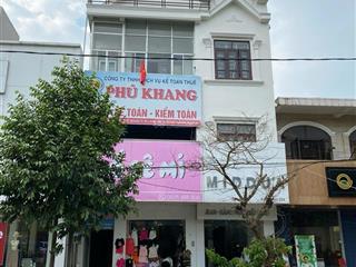 Cho thuê mặt bằng, mặt tiền ngã tư phố trần hưng đạo  lý thường kiệt, đồng hới, quảng bình