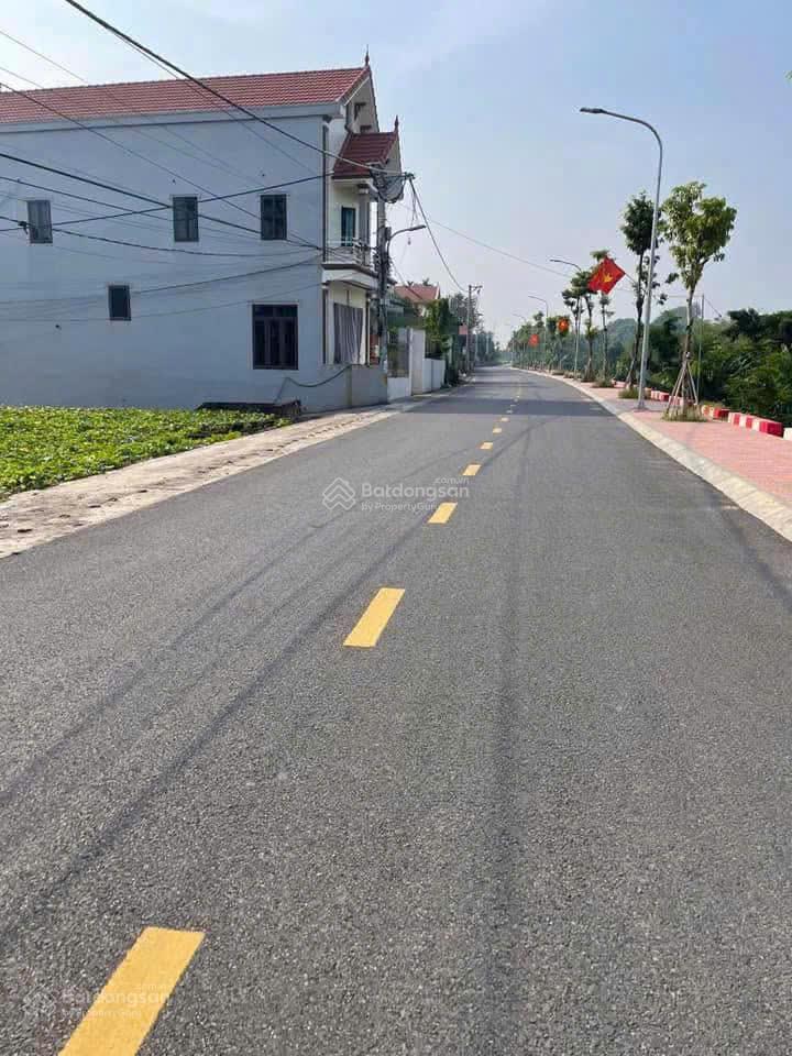 Bán 300m đất tại minh trí, sóc sơn, mặt tiền rộng, ô tô vào tận đất
