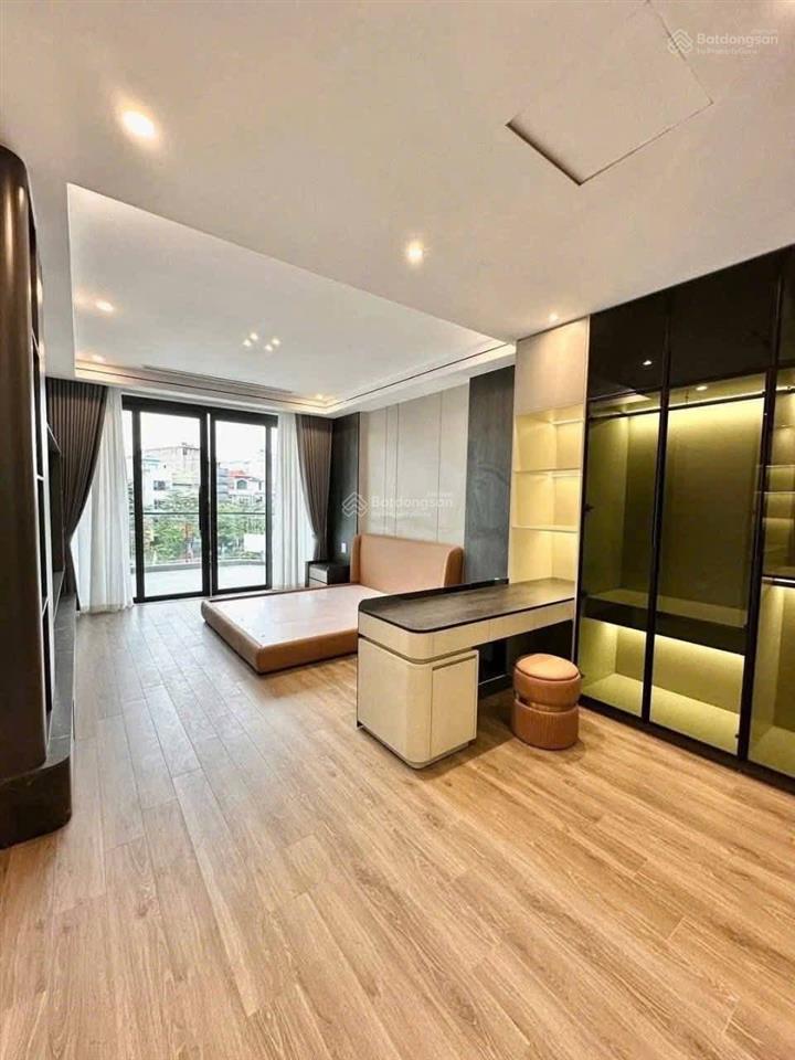 Cần bán nhà tại ngõ 48 ngô gia tự phường việt hưng long biên dt 96m2 x 7 tầng gara ô tô thang máy