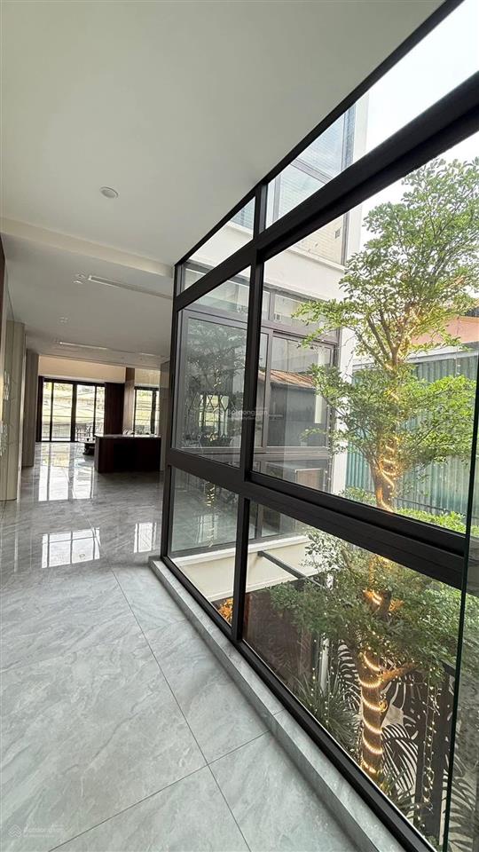 Cần bán nhà tại ngõ 48 ngô gia tự phường việt hưng long biên dt 96m2 x 7 tầng gara ô tô thang máy