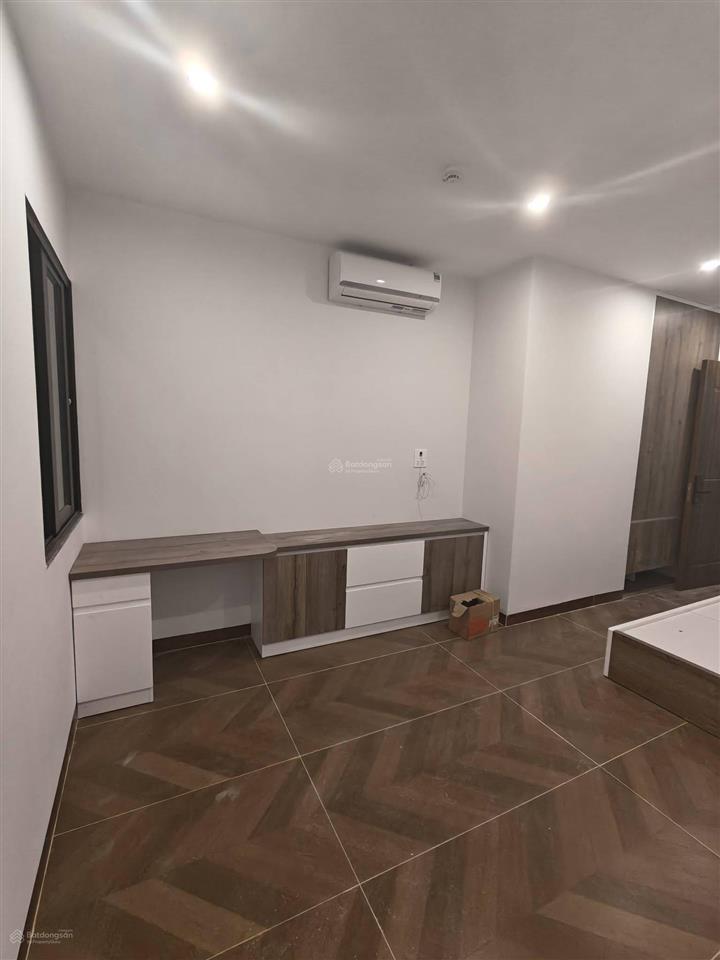 Bán tòa ccmn  140m2 x 7 tầng  thang máy nhập khẩu  full nội thất ngọc thụy, long biên.