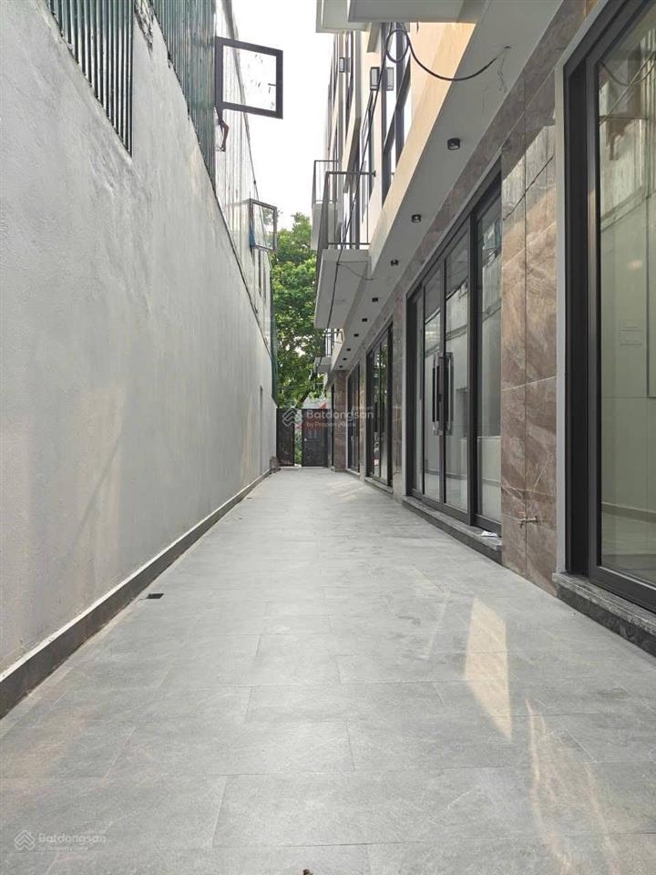 Chính chủ bán nhà ngọc thụy 30m2 4 tầng nội thất cơ bản ô tô đỗ tận cổng giá chỉ 6,8 tỷ