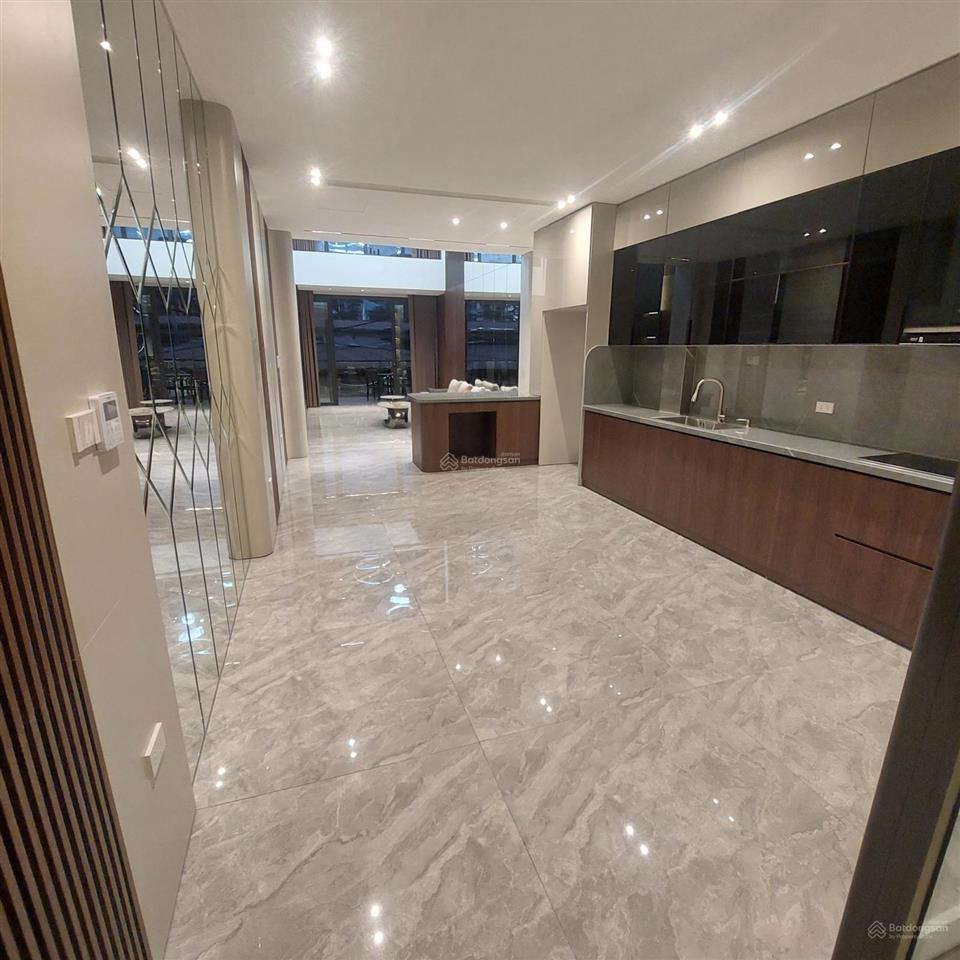 Bán nhà ngô gia tự 96m2 phường việt hưng  vũ đức thận  đẳng cấp lô góc  7 tầng thang máy