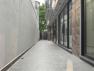 Chính chủ bán nhà ngọc thụy 30m2 x 4 tầng full nội thất ô tô đỗ tận cổng.