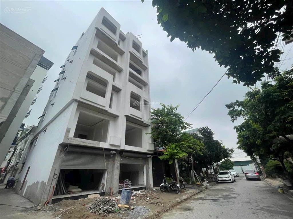 Cần bán nhà riêng tại phường long biên, hàng f0, đường nhựa 12m, vỉa hè 3m  xây 7 tầng thang máy