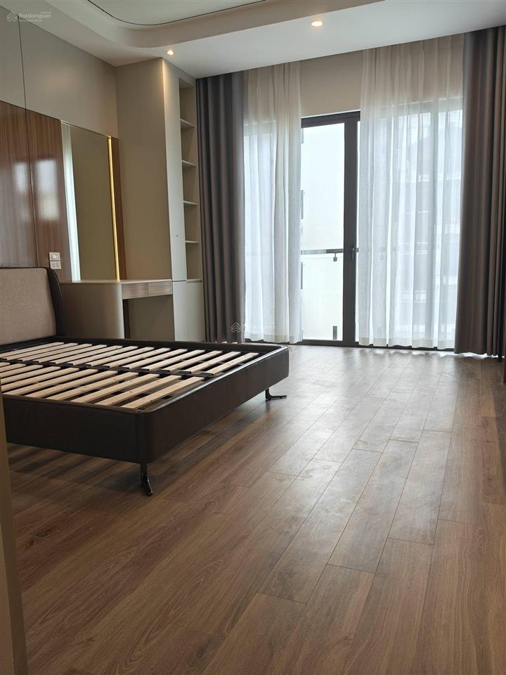 Cần bán nhà căn góc khu tđc ngọc thuỵ sát hồ điều hoà 7 hecta long biên  cạnh 3 công viên lớn