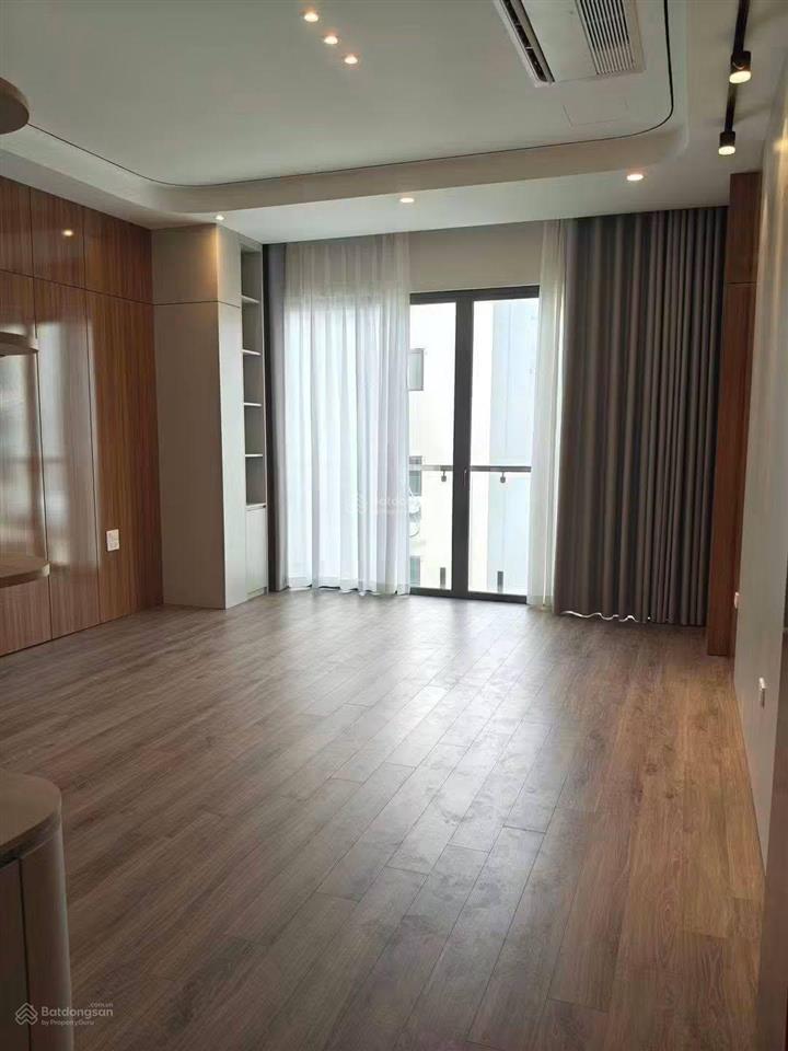 Cần bán nhà khu tđc ngọc thuỵ dt 40m2 sát hồ điều hoà 7 hecta long biên  cạnh 3 công viên lớn