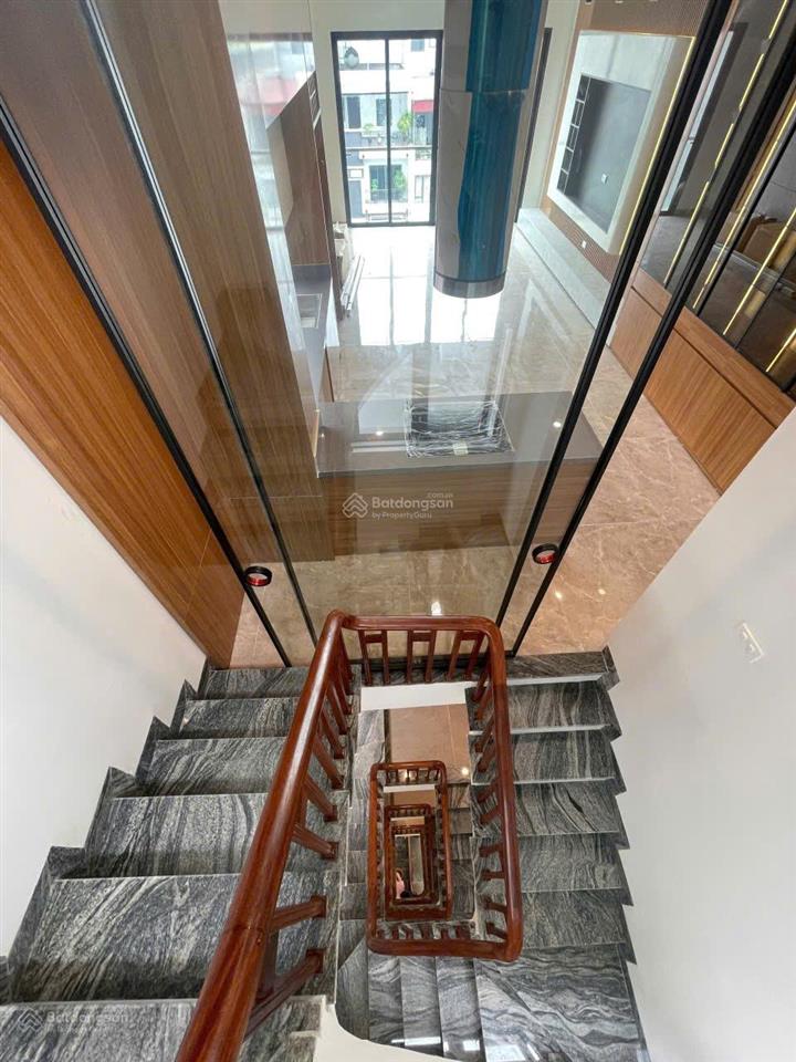 Cần bán nhà khu tđc ngọc thuỵ dt 40m2 sát hồ điều hoà 7 hecta long biên  cạnh 3 công viên lớn