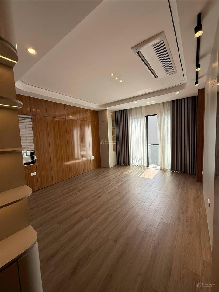Cần bán nhà khu tđc ngọc thuỵ dt 40m2 sát hồ điều hoà 7 hecta long biên  cạnh 3 công viên lớn