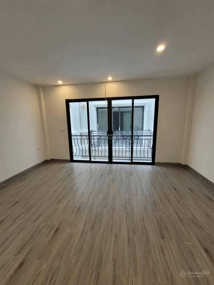Bán nhà 5 tầng mới, dt 32,5m2, trong ngõ 21 phố thanh am, thượng thanh, long biên.