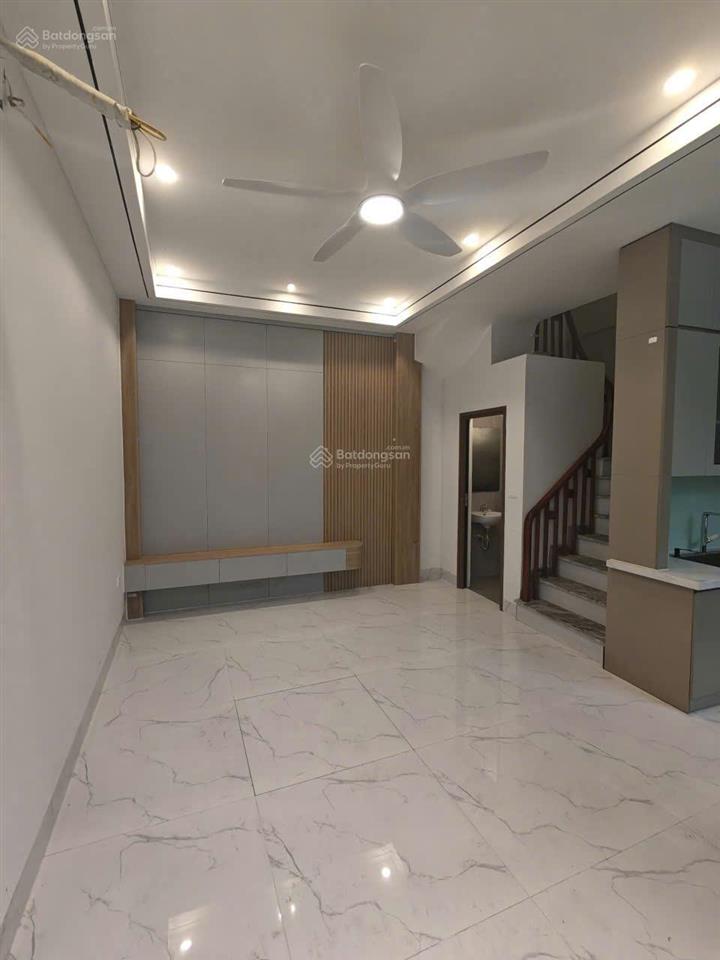 Bán nhà 5 tầng mới, dt 32,5m2, trong ngõ 21 phố thanh am, thượng thanh, long biên.