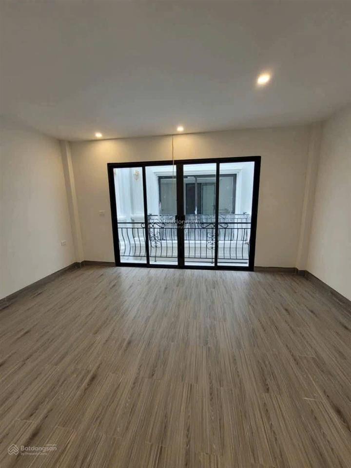 Bán nhà 5 tầng mới, dt 32,5m2, trong ngõ 21 phố thanh am, thượng thanh, long biên