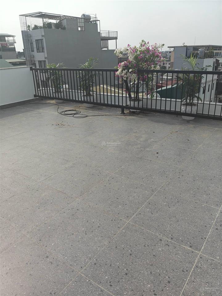 Bán tòa ccmn  140m² x 7 tầng  thang máy nhập khẩu  full nội thất ngọc thụy long biên.